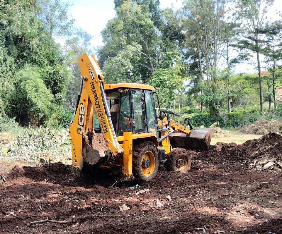 Excavator for hire, construction equipment for hire Excavator for hire, construction equipment for hire